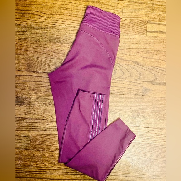 Pink Victoria’s Secret Ultimate Sport - Picture 3 of 6